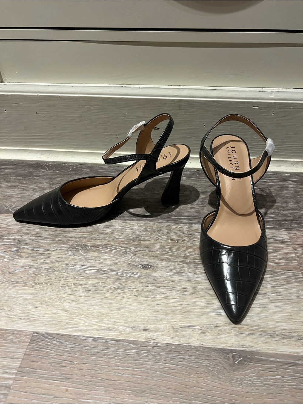 Journey Collection NWOT Croc Slingbacks Black